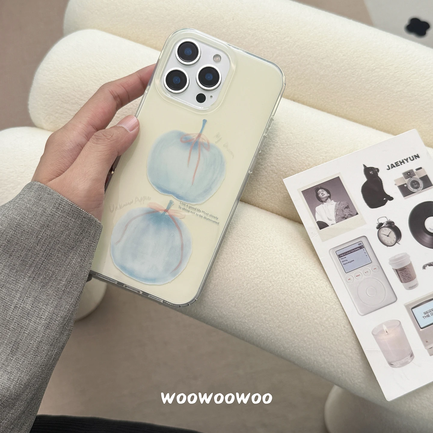 

The new Painted cream milk blue phone case with pear magnetic bracket phone case For iPhone 13 14 15 16 pro max