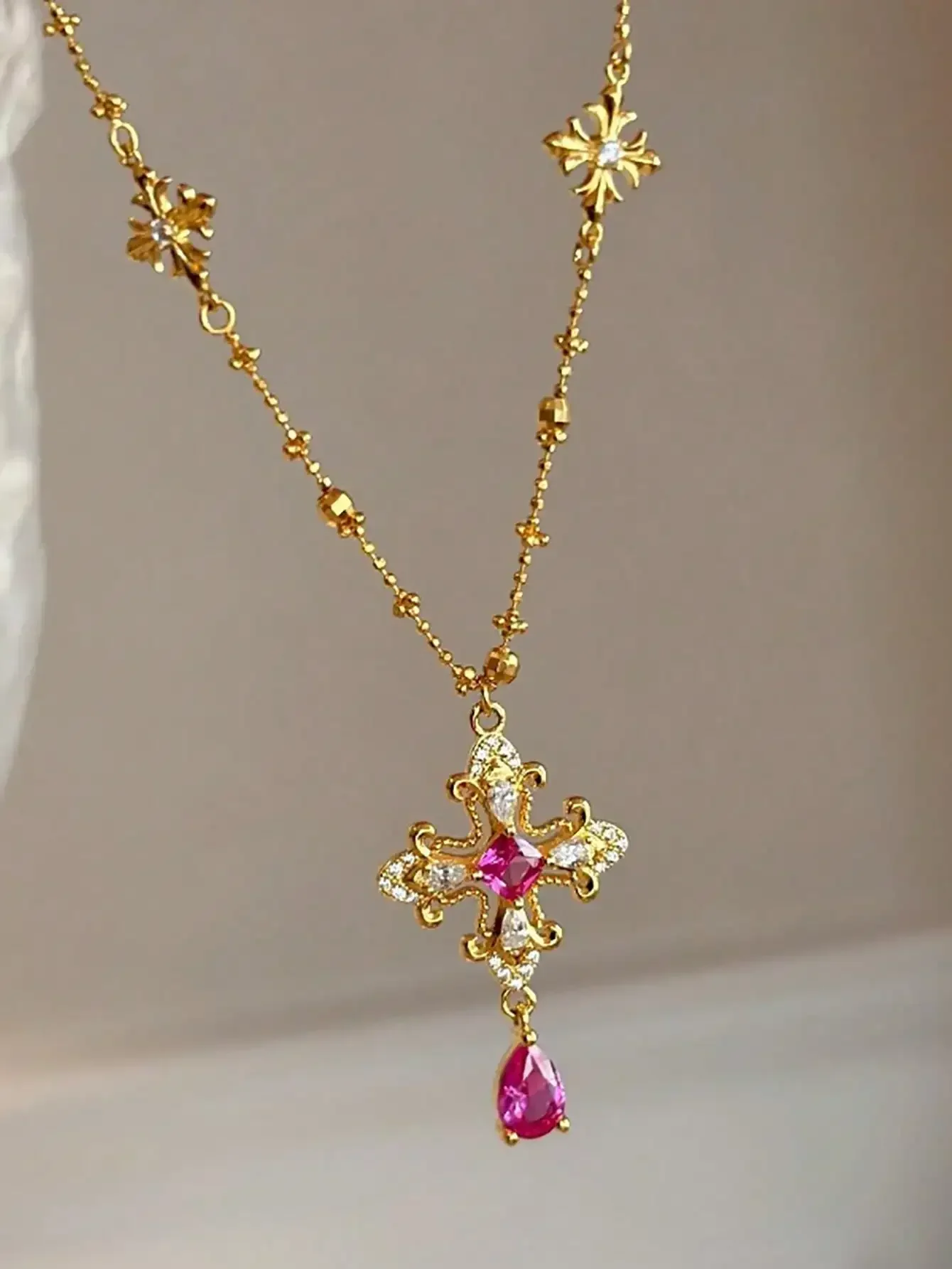 

1pc Vintage-Style Red Gemstone Waterdrop Necklace, Gold & Silver Color Rhinestone Inlaid, Dainty Choker Necklace, Fashion