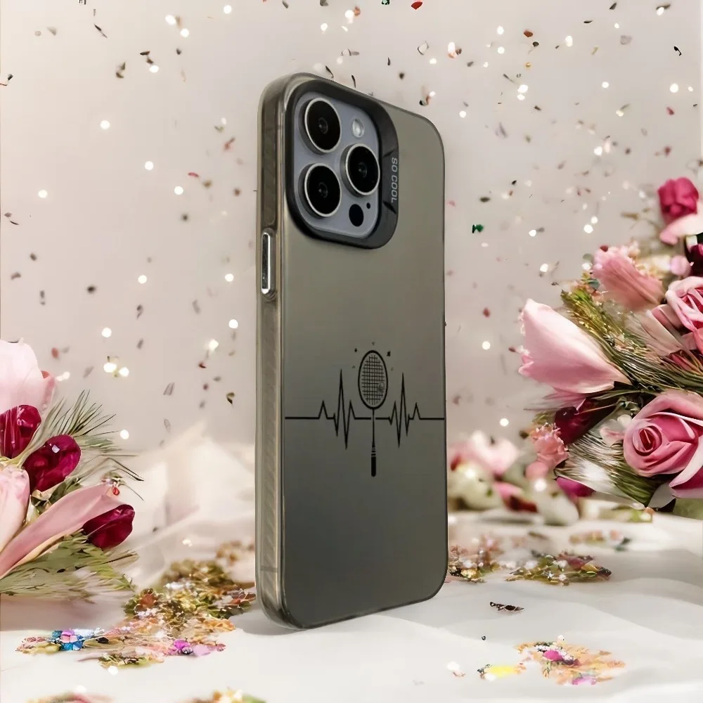 バドミントンをテーマにしたiPhone 17、16、15、14、13、12、11 Pro/Max/Plus対応のスマホケース。落下防止、耐衝撃の背面カバー。