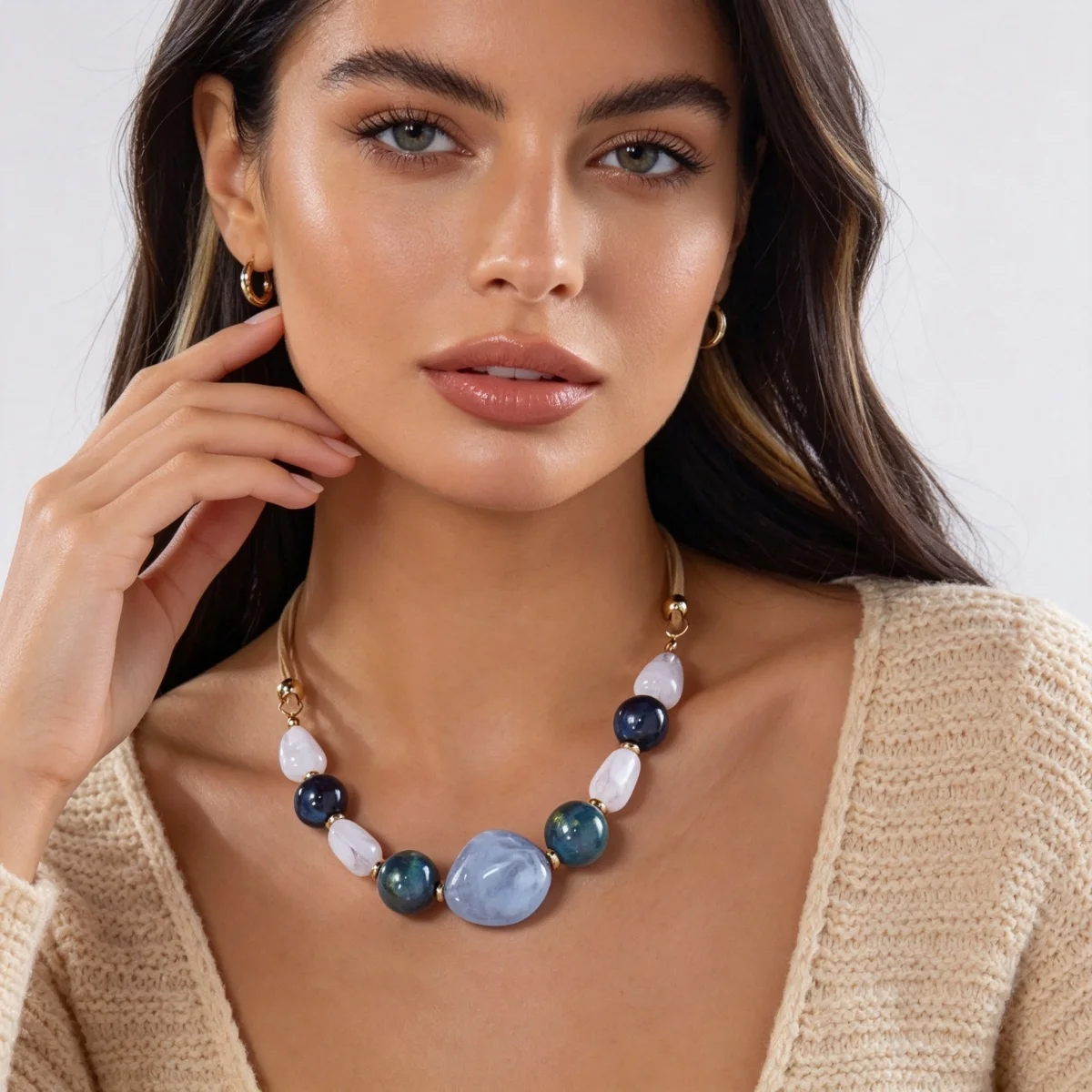 Ins Vintage Mehrfarbige Unregelmäßige Acrylperlen-Halskette für Damen und Herren, Handgefertigte Samtkette, Harzperlen-Choker, Ästhetischer Schmuck – Detail 12