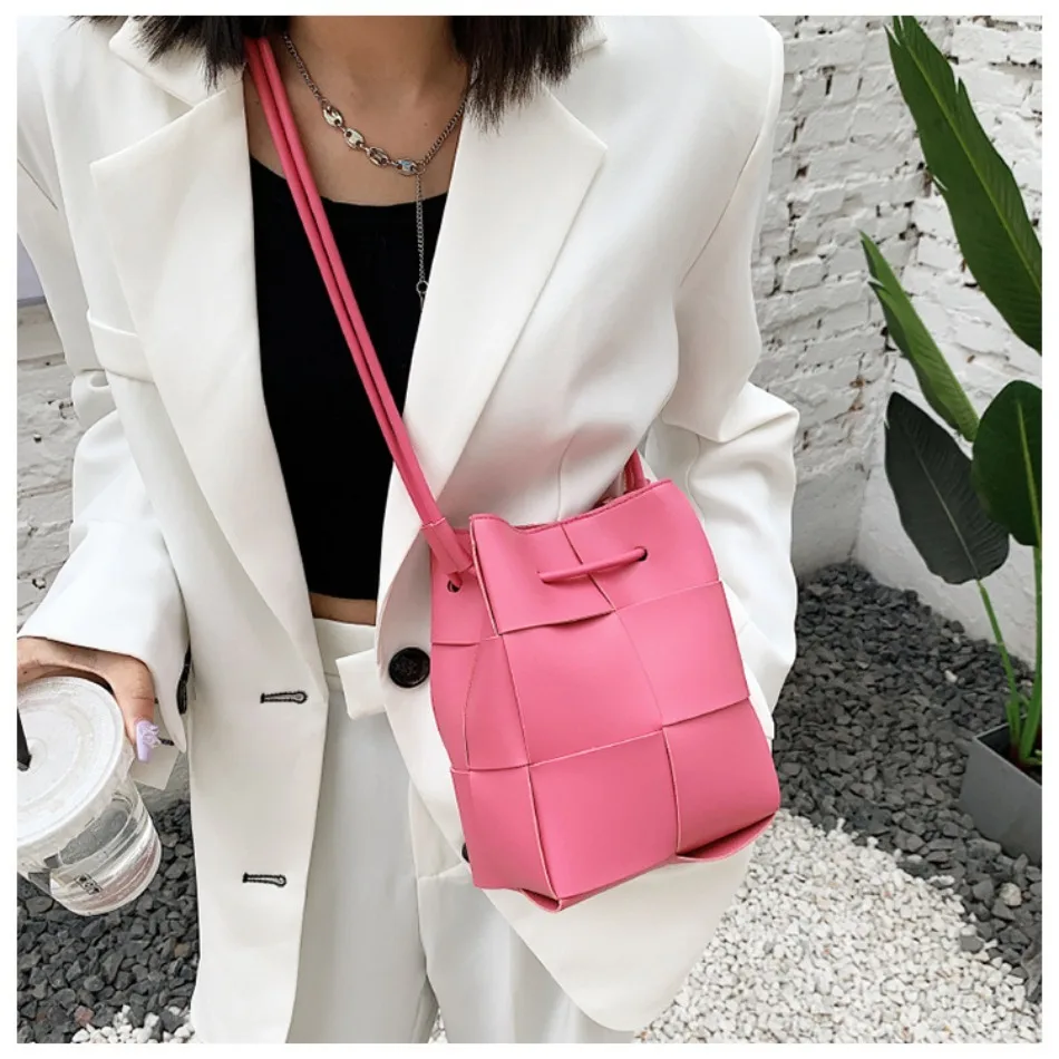 

2025 new fashion cell phone bag drawstring versatile daily slanting crossbody bag popular weaving niche design shoulder bags