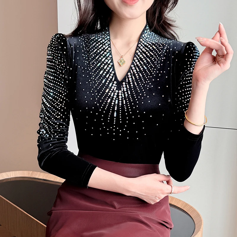 MadBlack-Women European Velvet T-Shirt, Sexy V Neck Hot Diamond, Fashion Long Sleeve Slim S-3XL Tee, 2025 Winter New T5N479CC