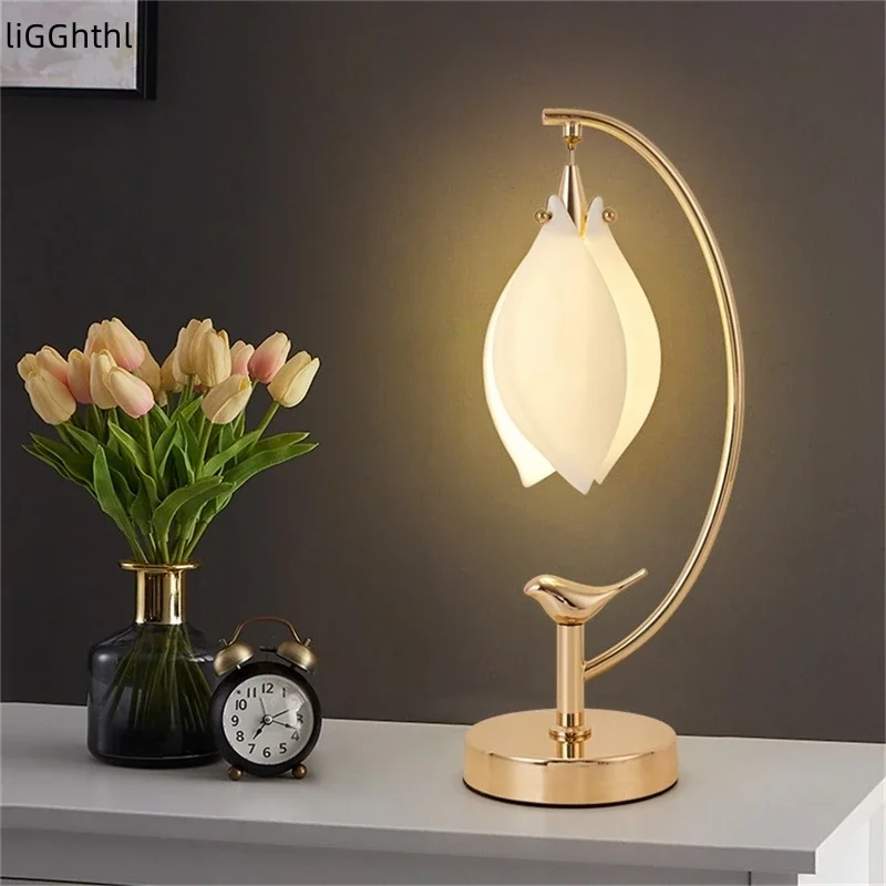 

Postmodern Table Lamp Creative LED Desk Light for Home Living Bedroom Bedside Decoration