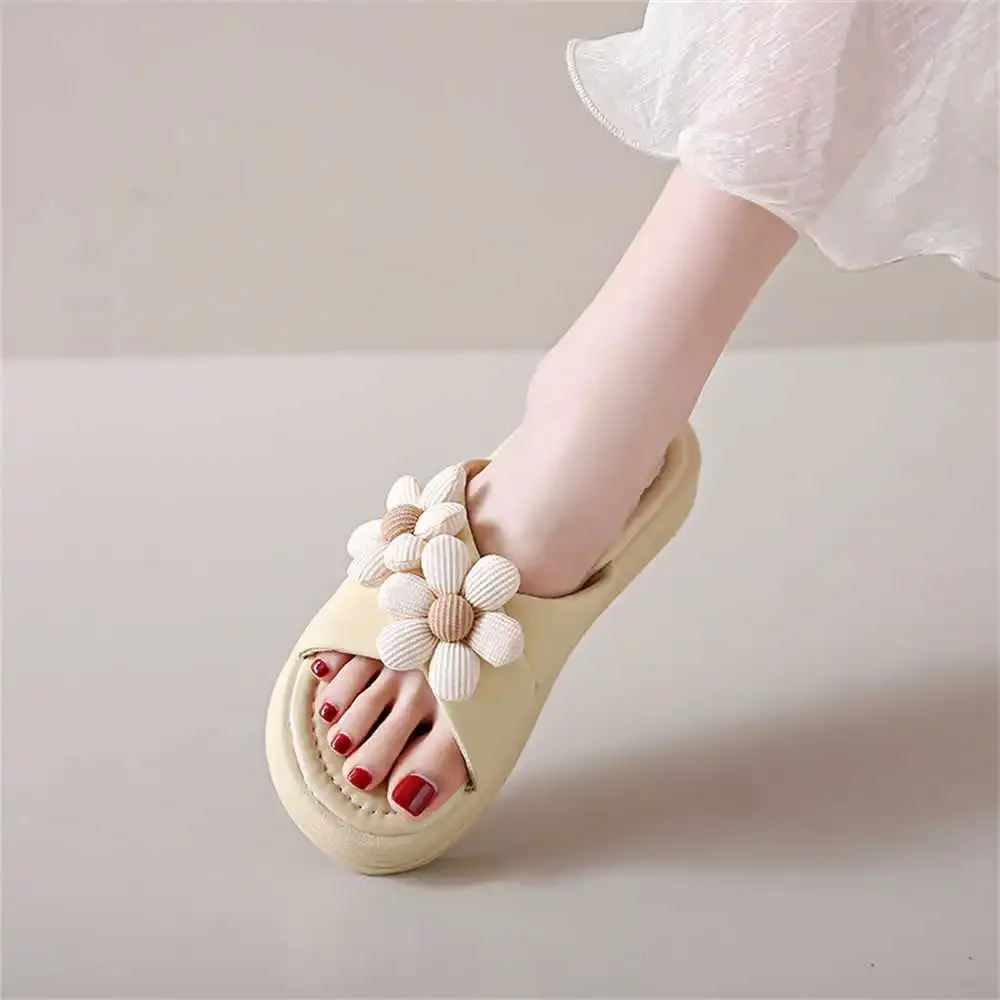 Without Heels Spring Women Barefoot Kids Shoes Character Slipper Shoes Due To Sandal Sneakers Sport High Fashion Designers