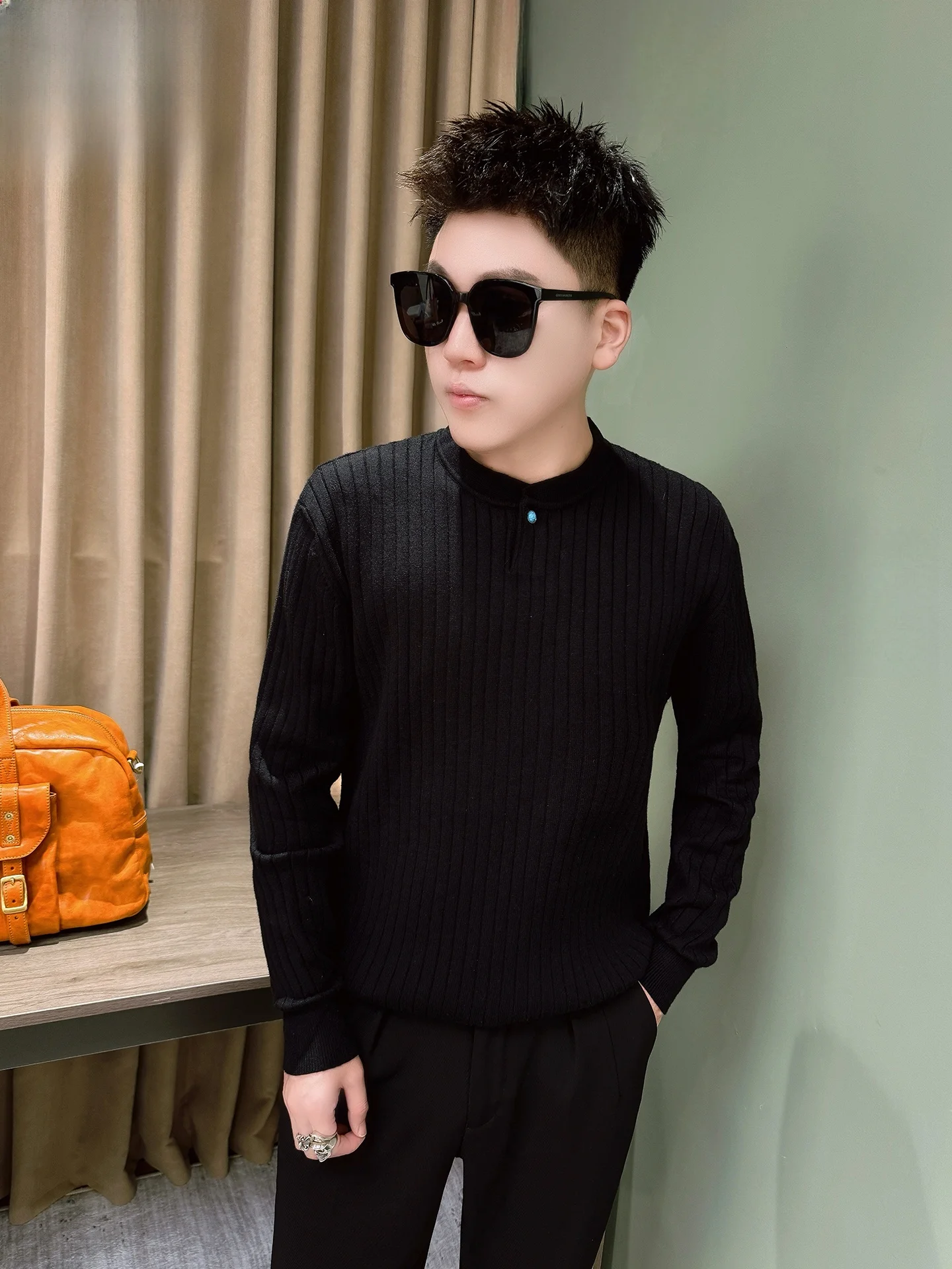 

Новый мужской зимний вязаный свитер 2025 года: приталенный, простой базовый слой, повседневный пуловер с круглым вырезом, модный