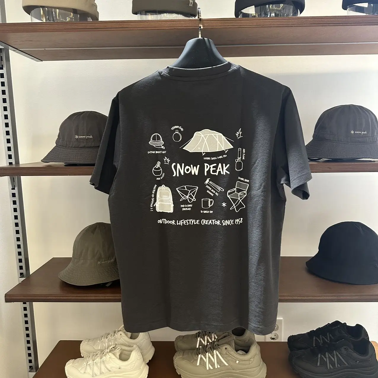 

Men's T-shirt 2025 Latest High-end Fashion T-shirt Back Cartoon Printing High-quality Cotton Breathable Top T-shirt Couple