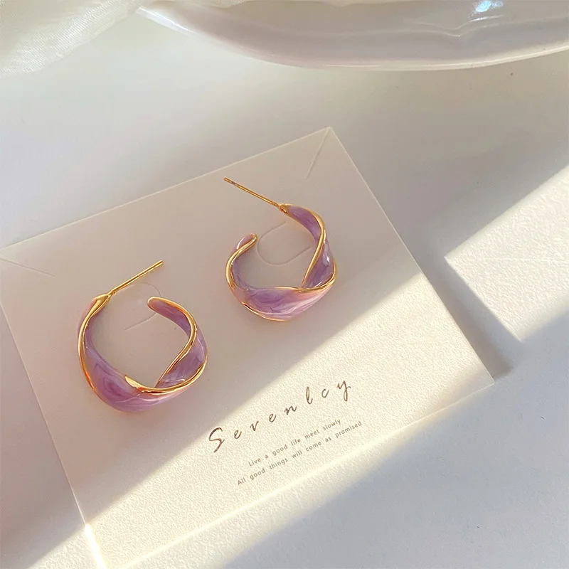 2022 New Fashion Lavender Purple Earrings for Woman Metal Golden Twisted Art Line Purple Stud Earrings Gift Jewelry Wholesale