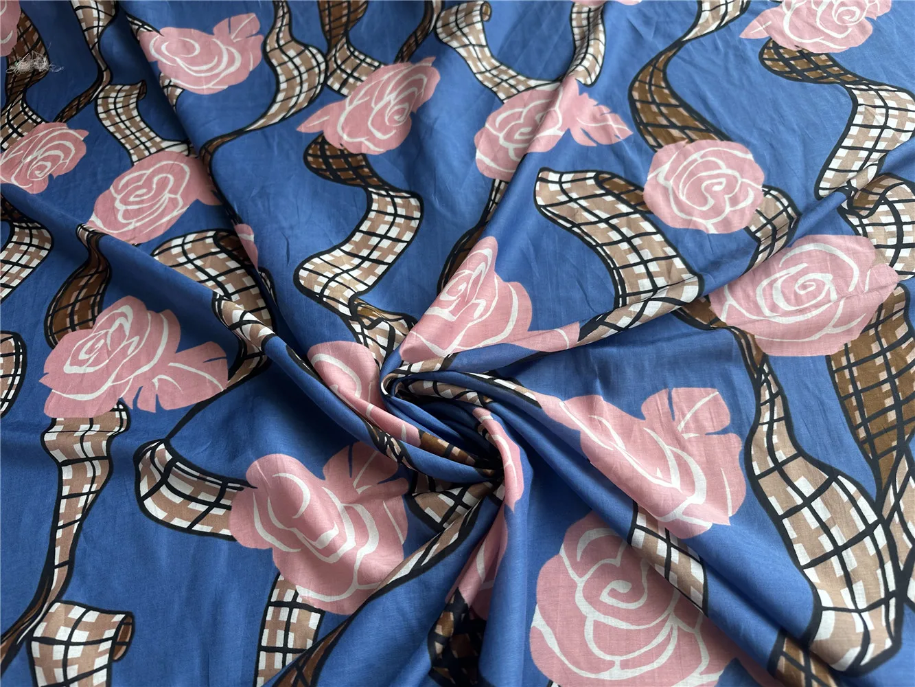 1 meter 55% Mulberry Silk 45% Cotton 12 momme Blue with Pink Floral Printed Fabric 135cm 53\