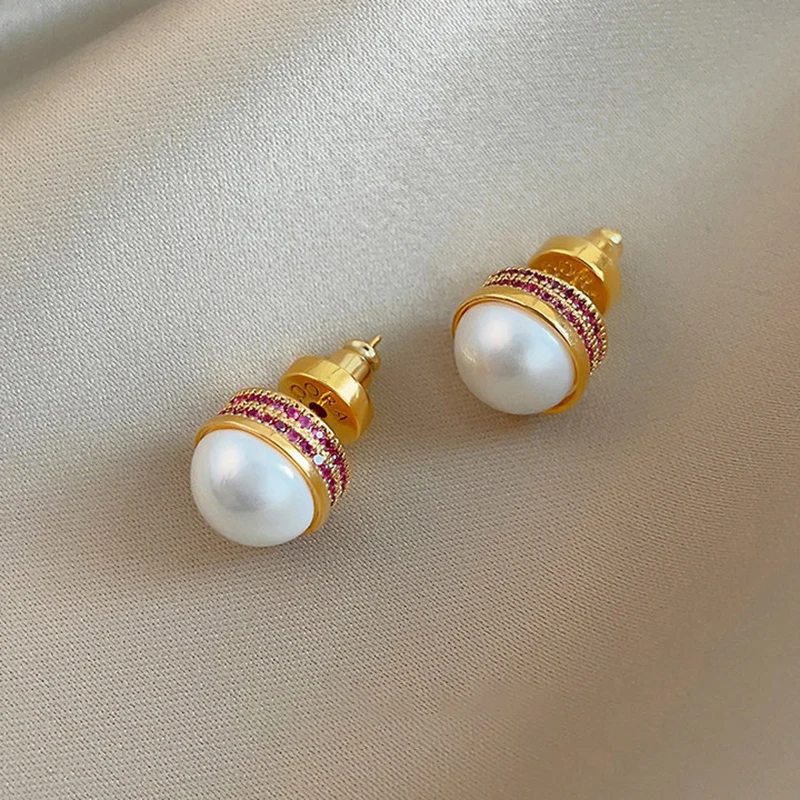 جديد أربعة مواسم موضة رائعة ريترو النحاس تقليد اللؤلؤ الزركون أسطواني أقراط المرأة عطلة مأدبة مجوهرات #4