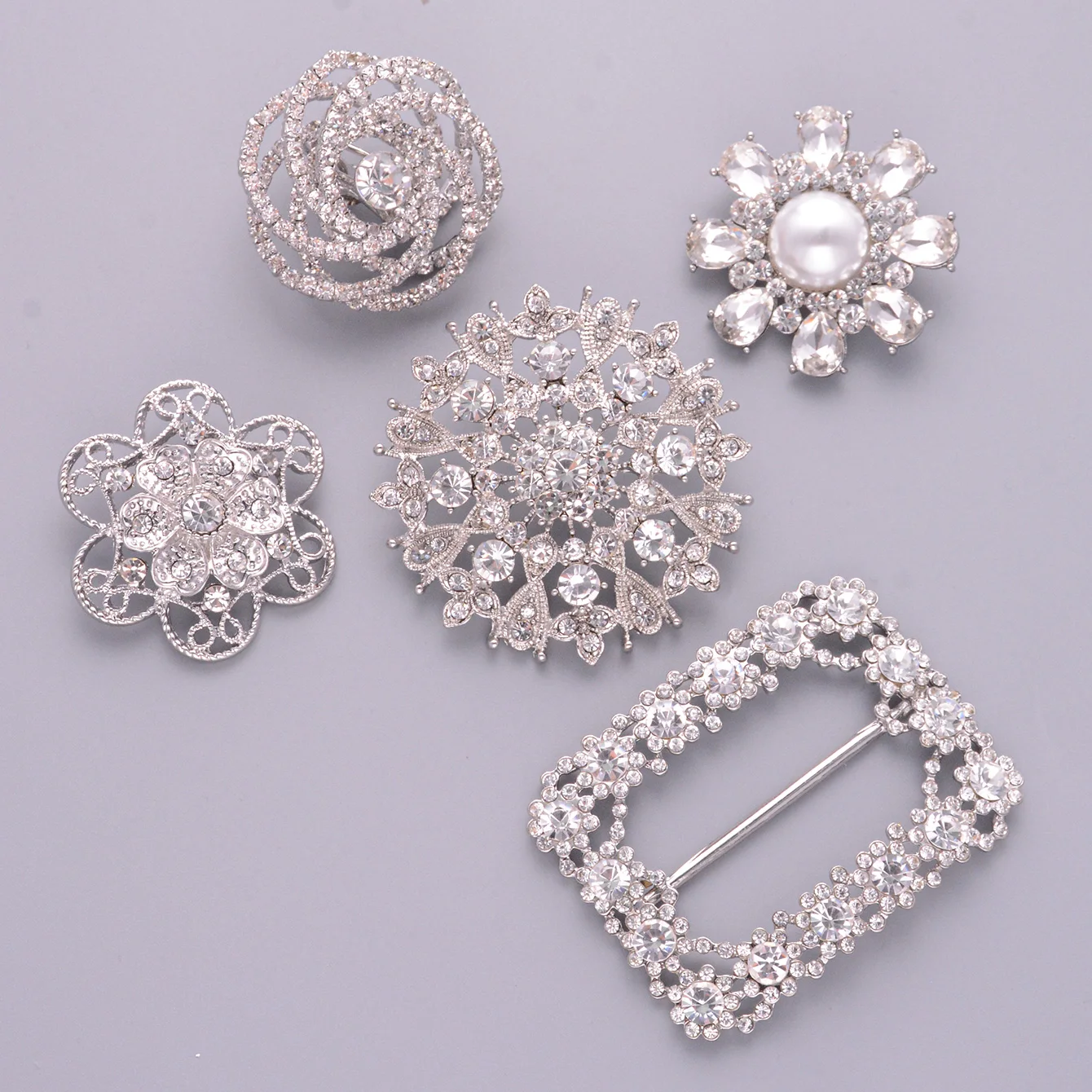 1/2pcs In Silver Color Plated Large Size Scarf Buckle Luxury Rhinestone Hollow Out Flower-Shape Metal Sewing Button For Clothing