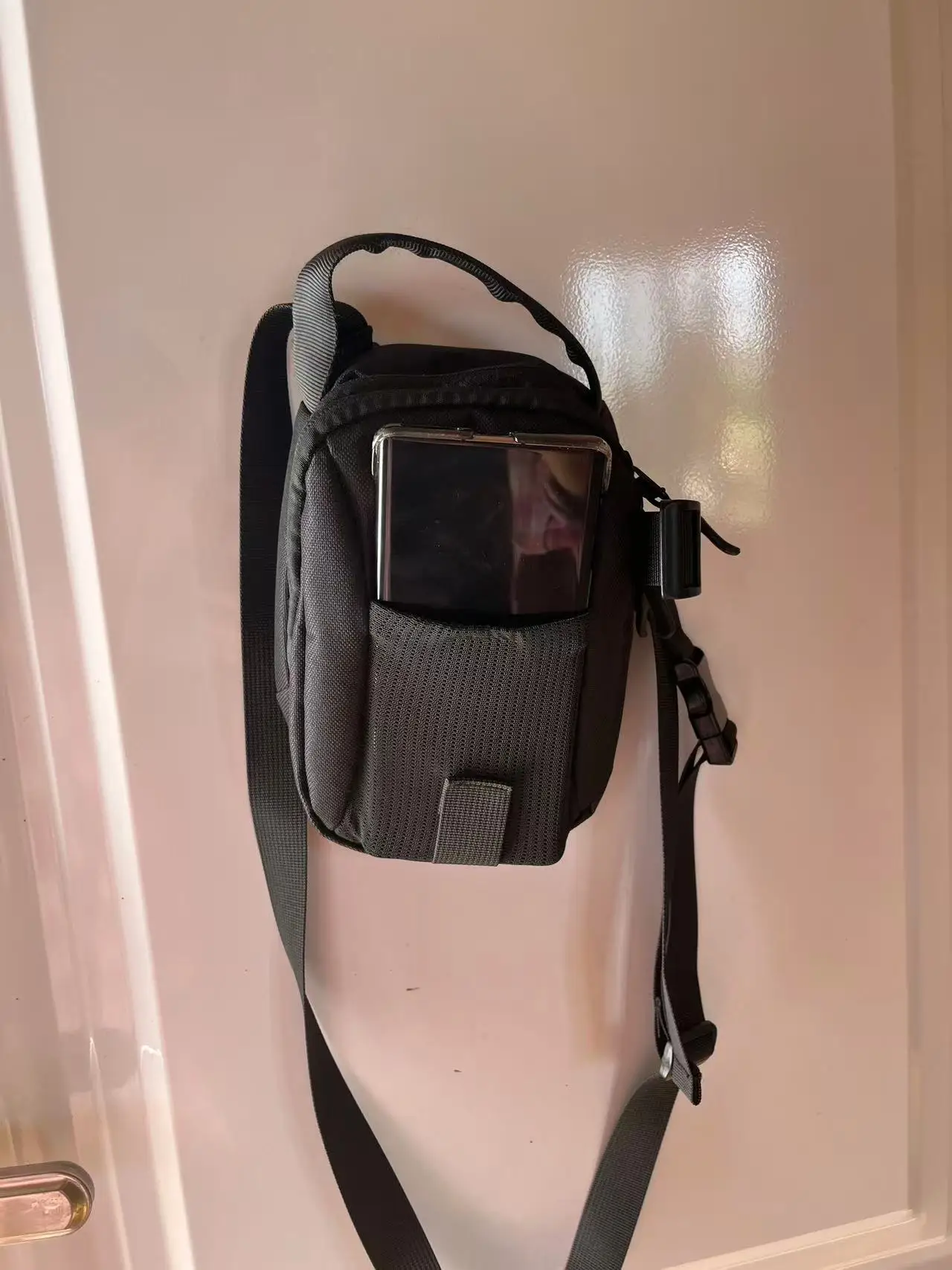 حقيبة صدر للهاتف على شكل زجاجة مياه مغناطيسية، حقيبة تخزين رياضية خارجية للياقة البدنية، حقيبة مغناطيسية للتنقل