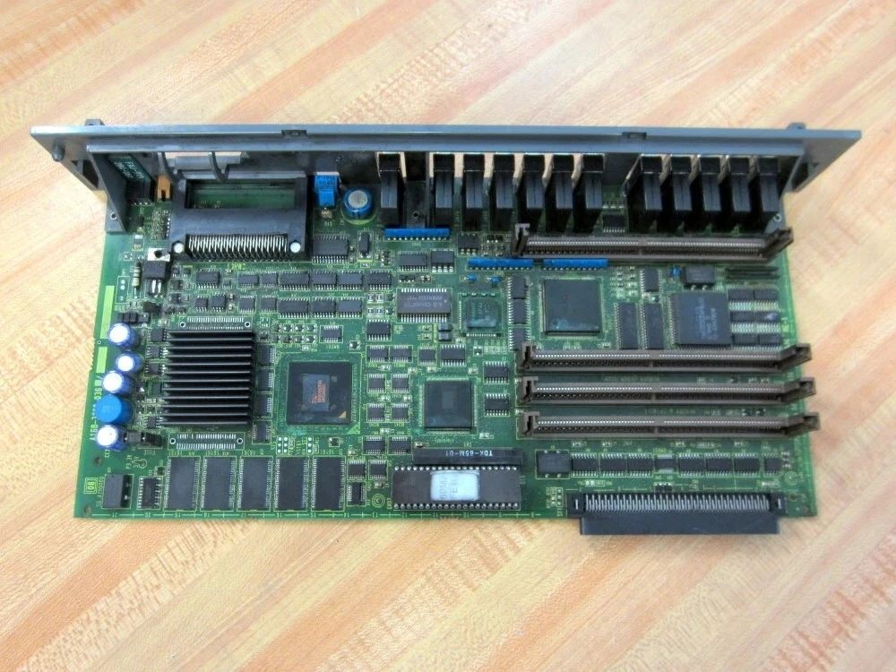 

Б/у плата основного процессора A16B-3200-0361 для FANUC A16B-3200-0361
