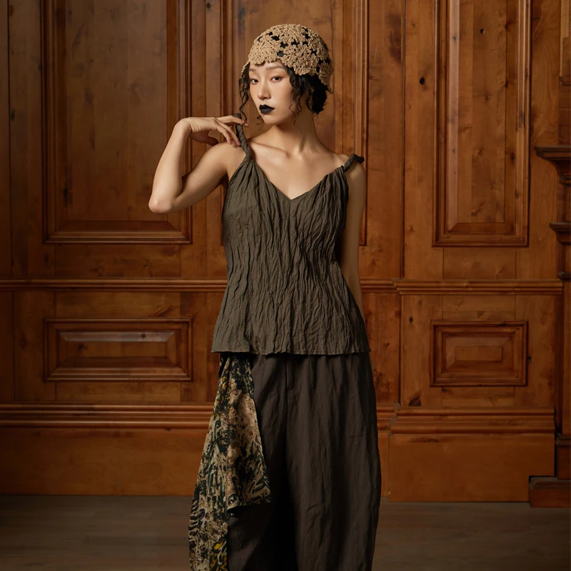 

Белый жилет из хлопка с металлической проволочной текстурой и плиссированными элементами, оригинальный дизайн, однотонный, коллекция Summer Ber 2025