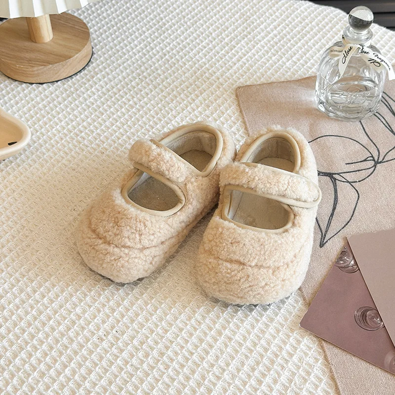الرجعية تنوعا أحذية الفتيات 2025 شتاء نمط جديد للأطفال مسطحة القاع رقيق أحذية قطنية الراحة عدم الانزلاق الفتيات حذاء كاجوال