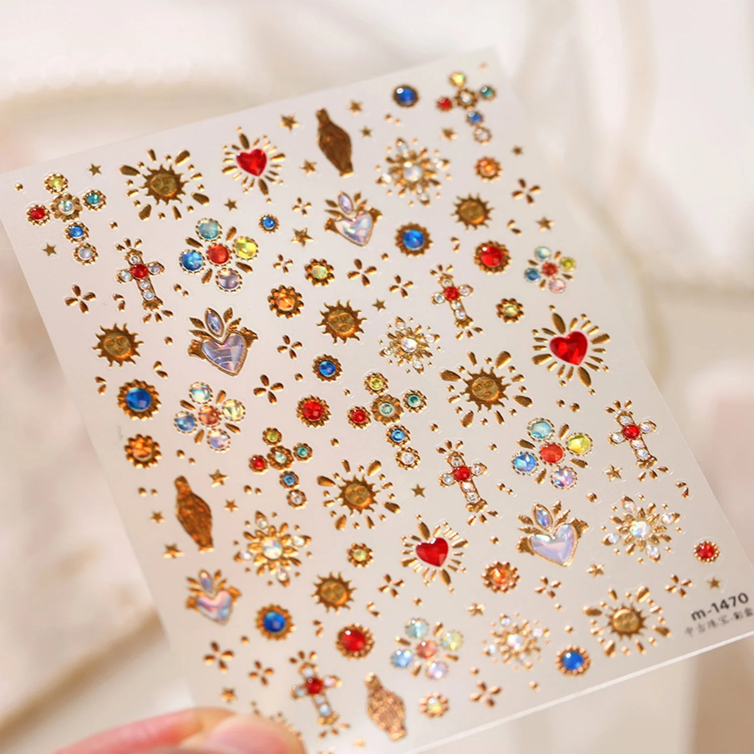 Edle Retro Court 5D Nagelkunst-Aufkleber Vergoldete Herzen Edelsteine Kreuze Blumen Sterne Glitzernde Nieten Selbstklebende Abziehbilder Luxuriöse Maniküre – Detail 3