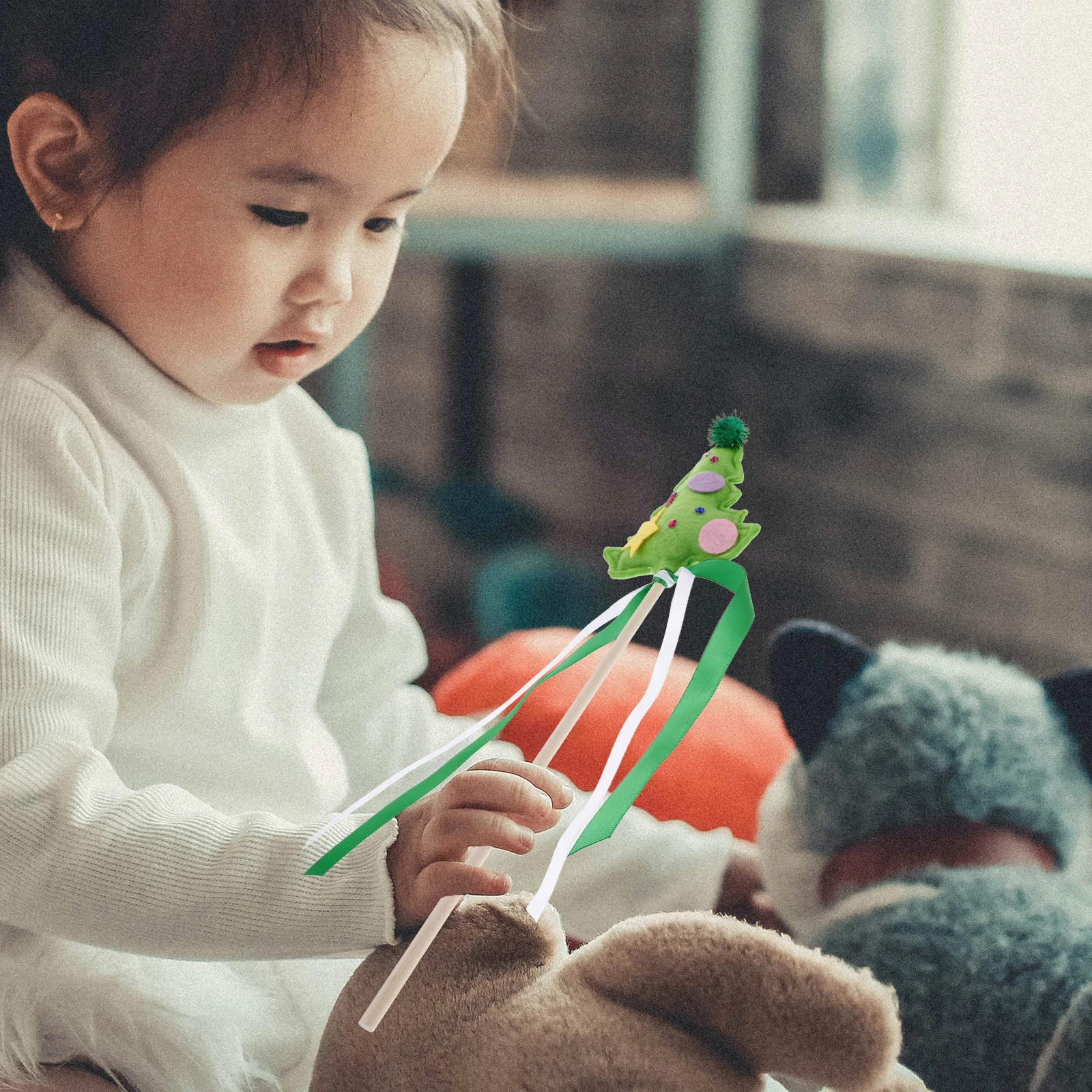 

Christmas Tree Shaped Kids Stick Portable Dress-Up Wand Stage Performance Party Prop Decorative Pretend Play Accessory Xmas Tree