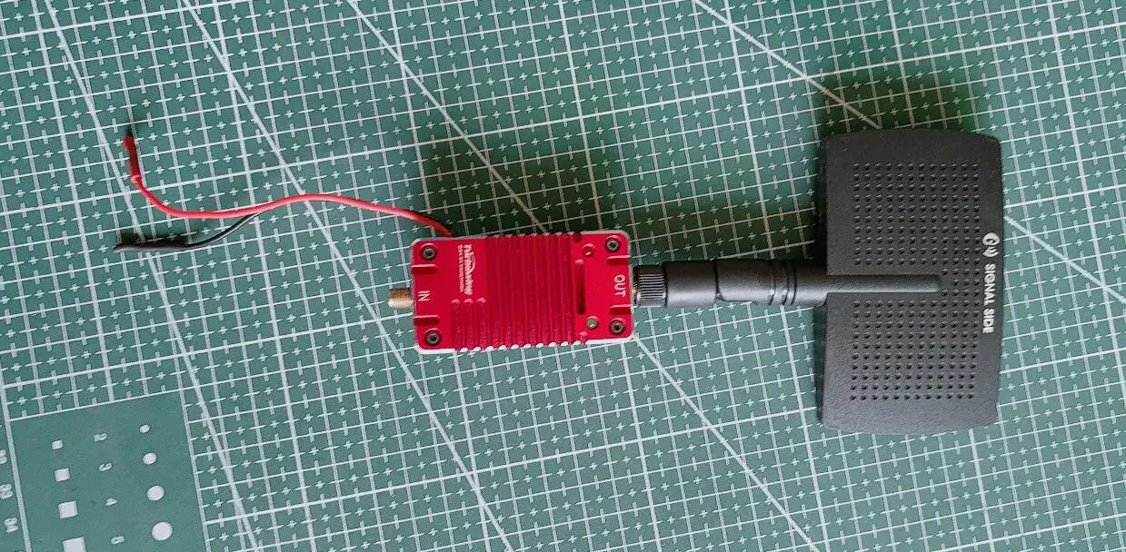 

2.4Ghz Signal Booster 4W Remote Control Enhancer Signal Amplifier 3-8km 4000mW w/7DBI antenna for Futaba Radiomaster Transmitter