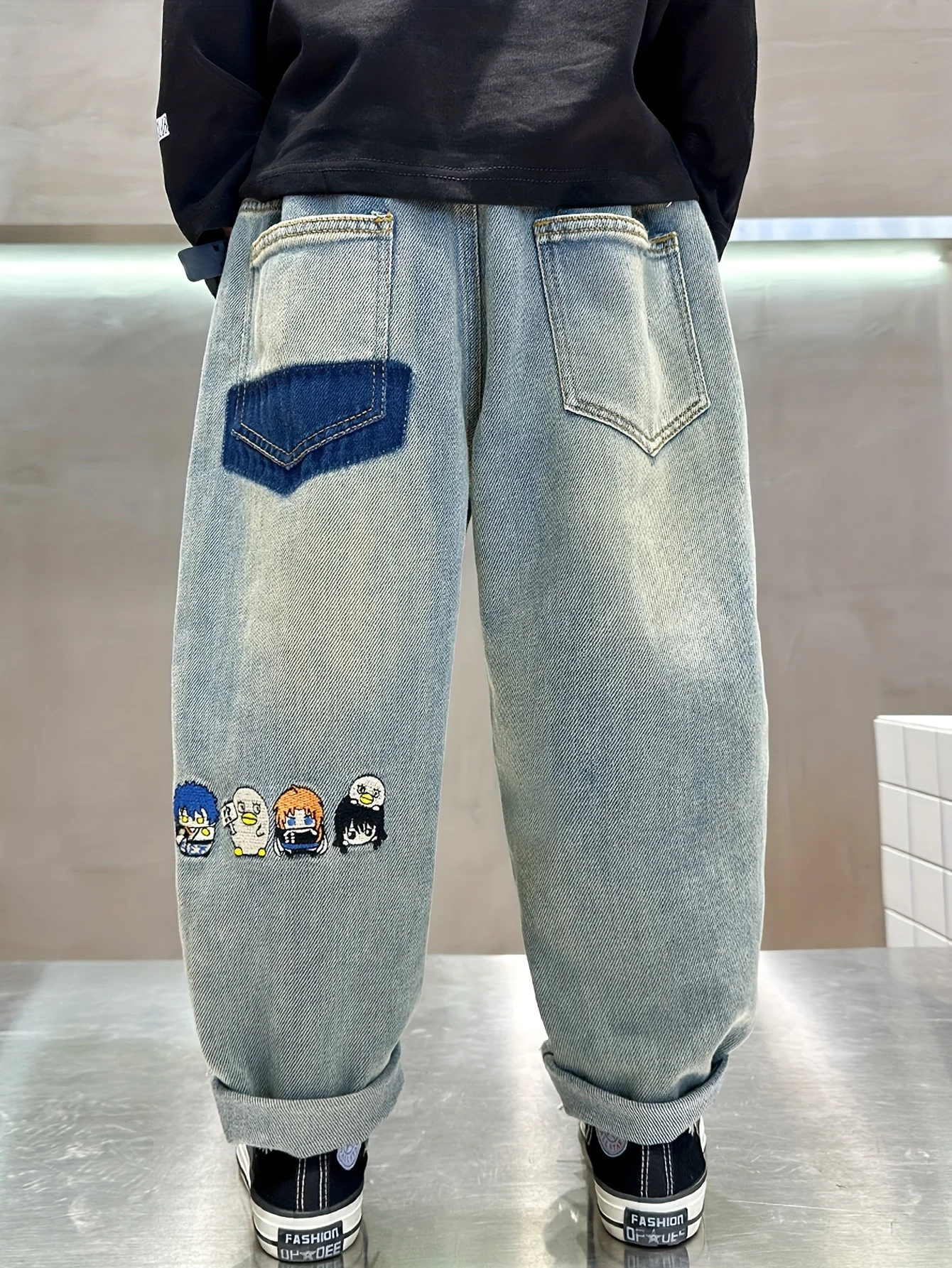 Calça jeans casual bordada cartoon para meninos, primavera e outono