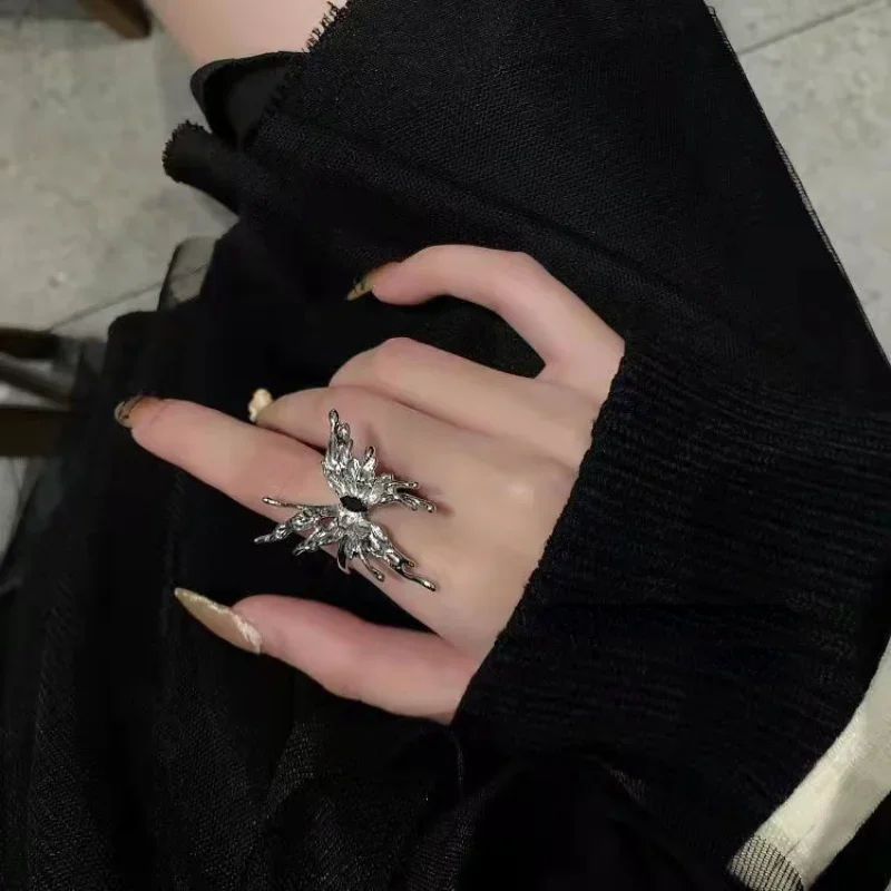 New Punk Vintage Metal Liquid Butterfly Women\'s Adjustable Ring Niche Design Fashion Exquisite Insect Ring Gothic Jewelry Gifts