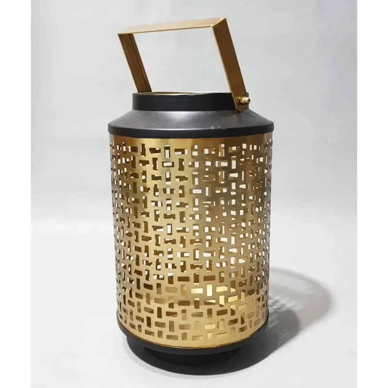 High Quality Traditional Style Home and Wedding Decoration Iron Table Lamp AC Powered Decorative Metal Bedroom Lamp