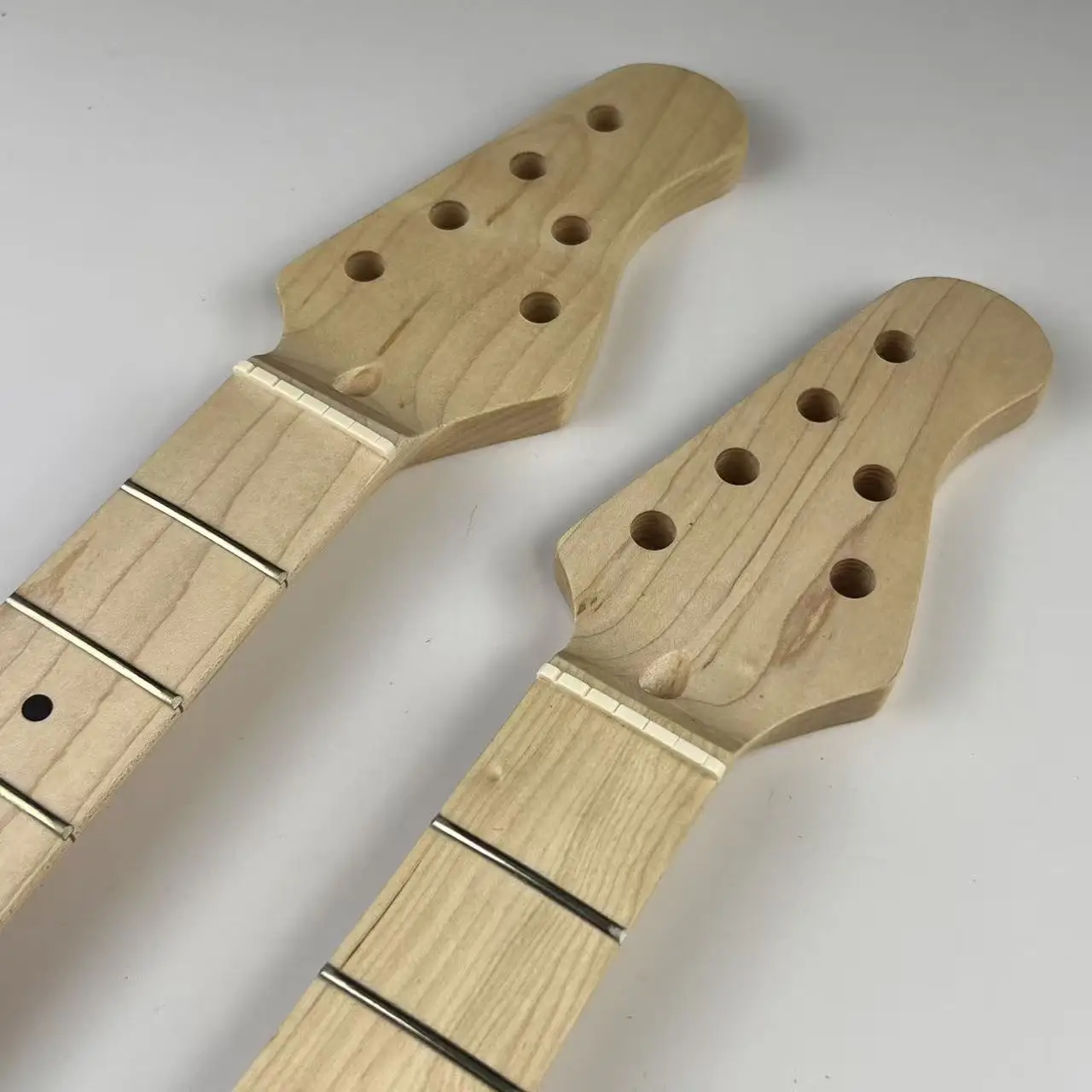ST  Guitar Neck  Maple 22 Fret maple Fingerboard With Back Carbon Fiber Stabilizing Bar Guitar Building