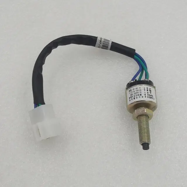 For Great Wall Haval H3 H5 Voleex C30 / C20R / M2 / M4 / Wingle 5 / Florid / Lingao/ Coolbear Brake Light Switch