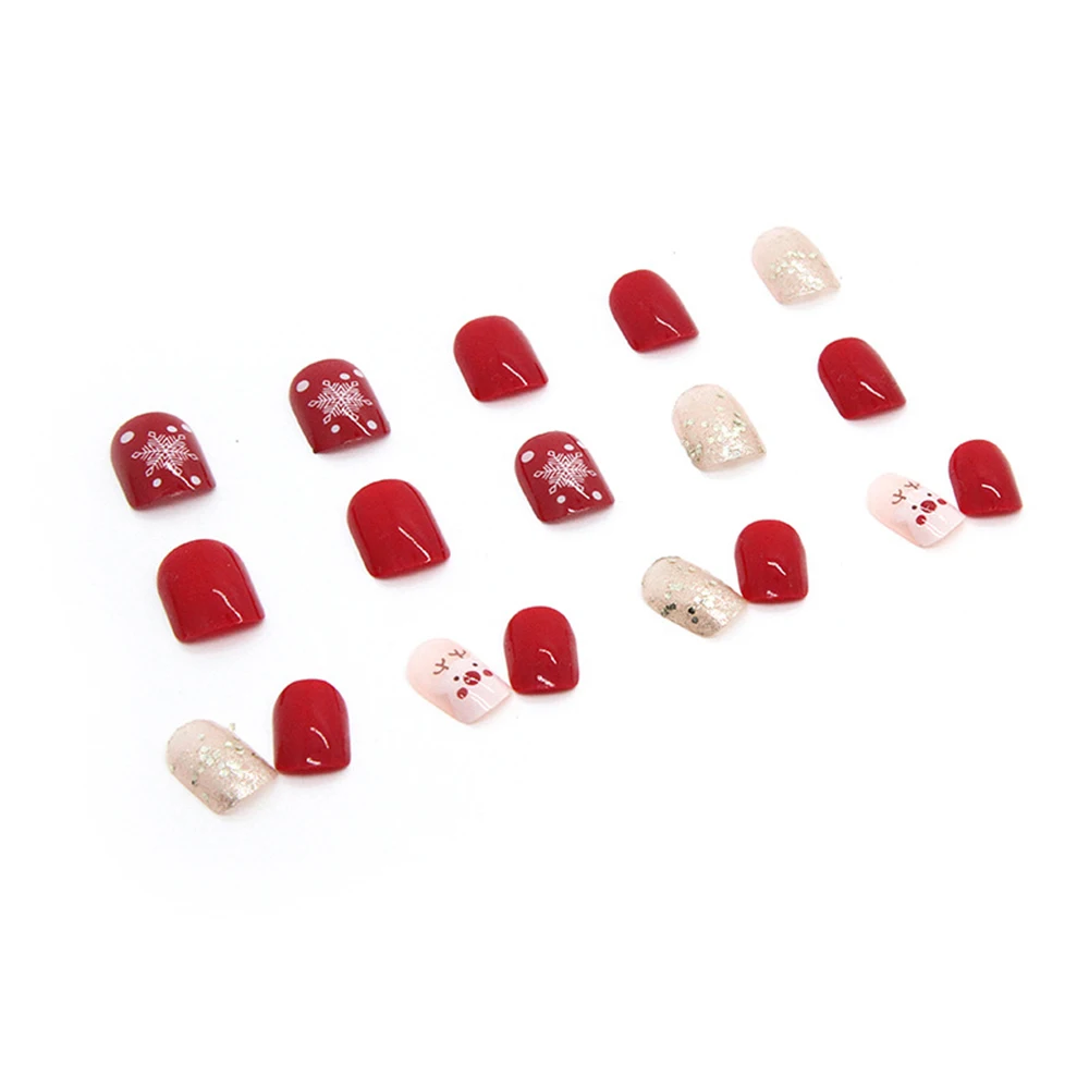 24pcs Christmas False Nail Shiny Cute Deer Pattern Nail with Snowflake Pattern for Family Celebrating Festivals