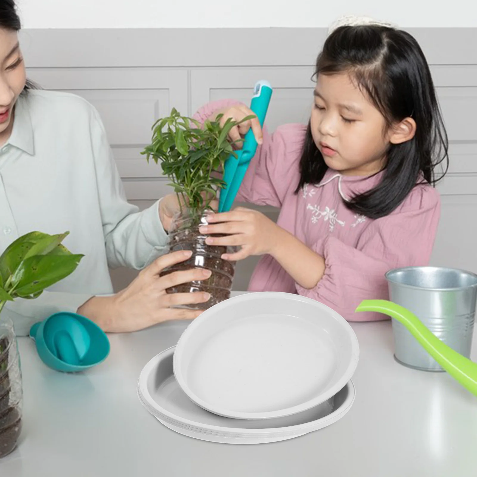 4個入り 植物受け皿 オーバル型 プラスチック製トレイ 室内/屋外用 植木鉢 水受け皿 頑丈な水受けプランター鉢受け皿