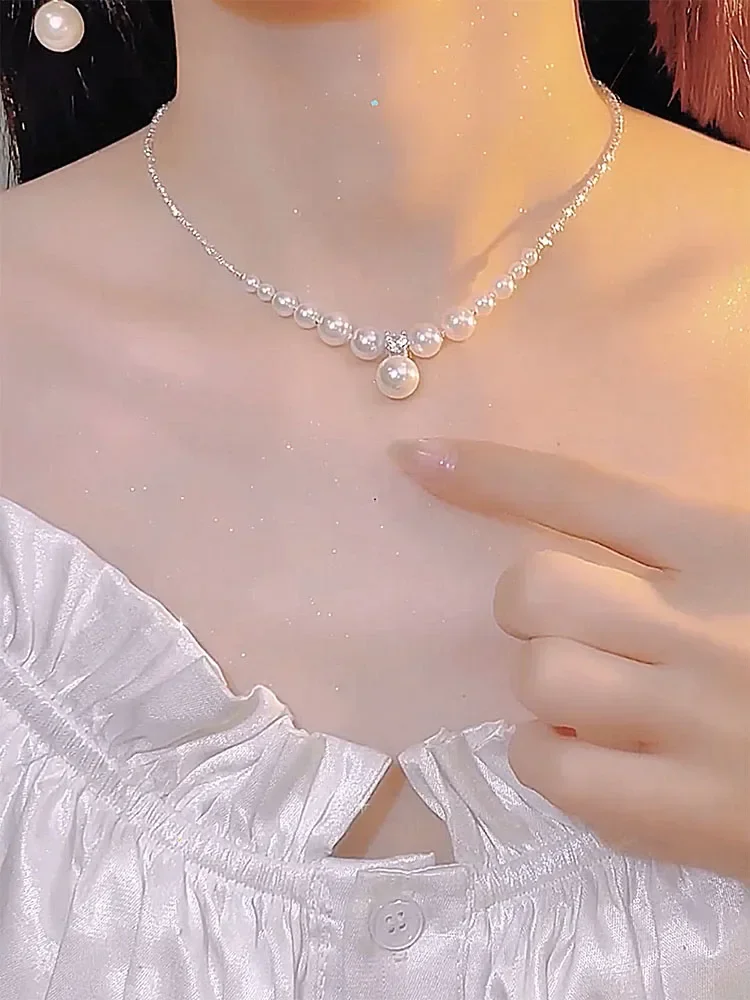 

Summer Broken Silver Pearl Necklace Women's 2023 New Entry Luxury Niche High-end Strong Light Pearl Clavicle Chain Accessories