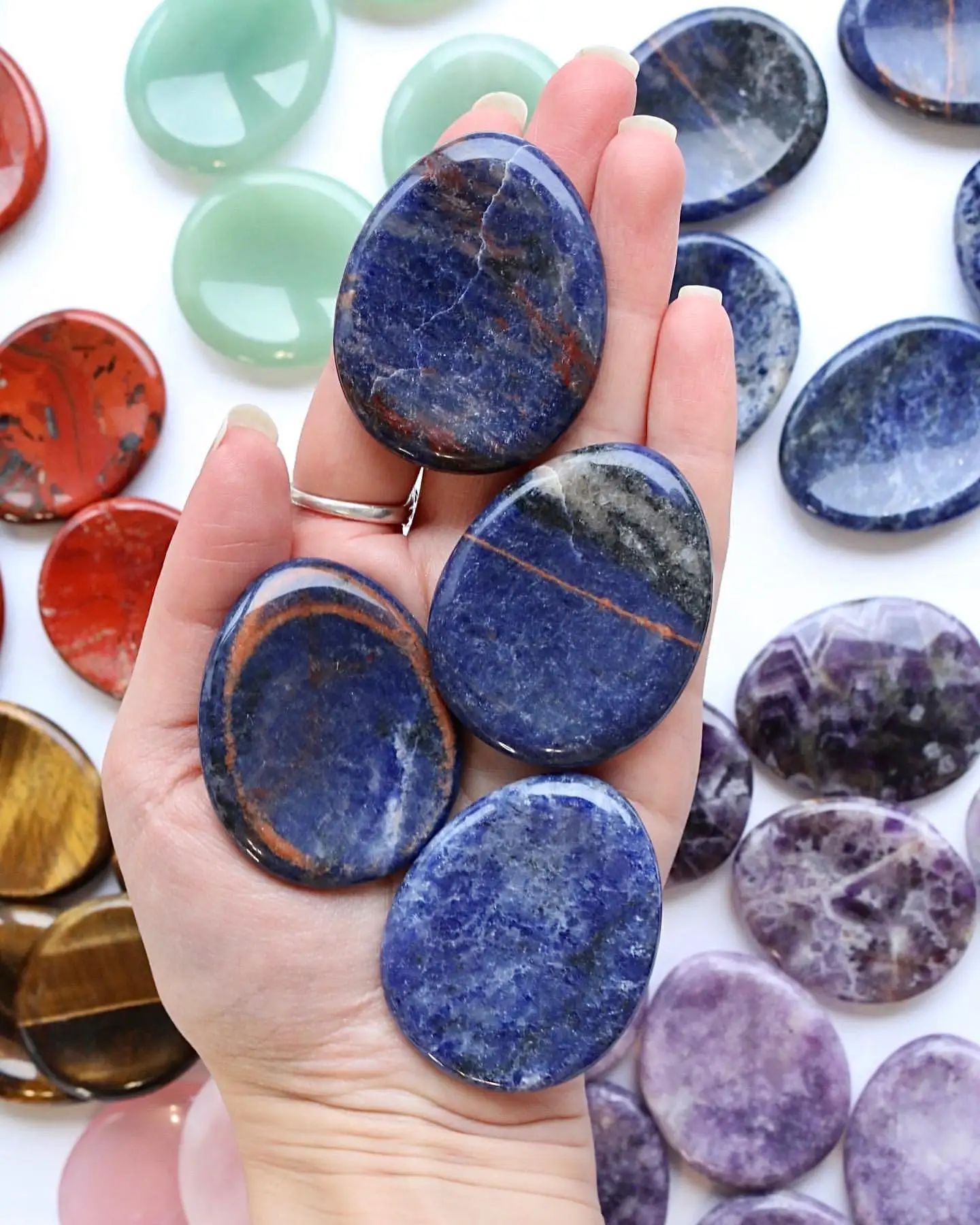 Worry Stone Amethyst Rose Quartz Hand Carved Thumbstone Pocket Meditation Oval Crystal Natural Vitality Relaxation Palm Stone