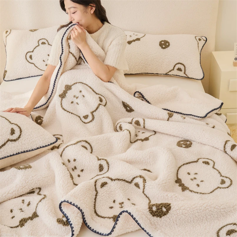 

Modern Simple Winter Alpaca Thickened Blanket Soft Skin-friendly Cartoon Bear Sofa Blanket Casual Office Lunch Break Blanket