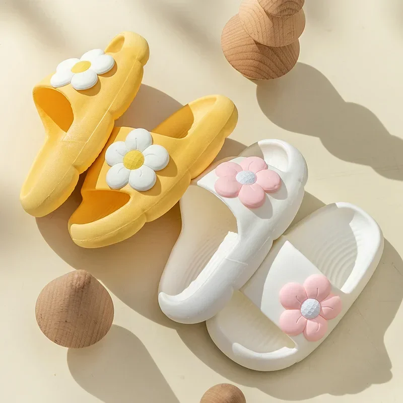 Girls Flower Slippers Summer Outings Wearing Cartoon Slippers Anti Slip Soft Sole Bathroom Slippers Children Home Slippers