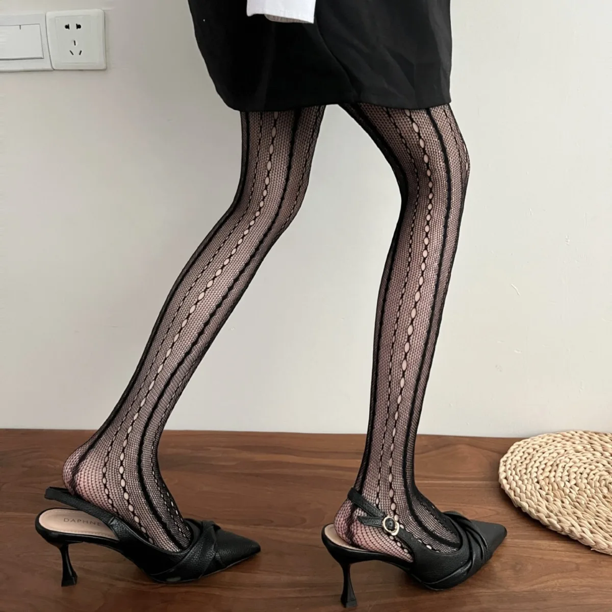 

Personality Hollow Out Vertical Stripes Women Fishnet Pantyhose Thin Stretch Mesh Hosiery Sexy Multi-Color Tights Wholesale