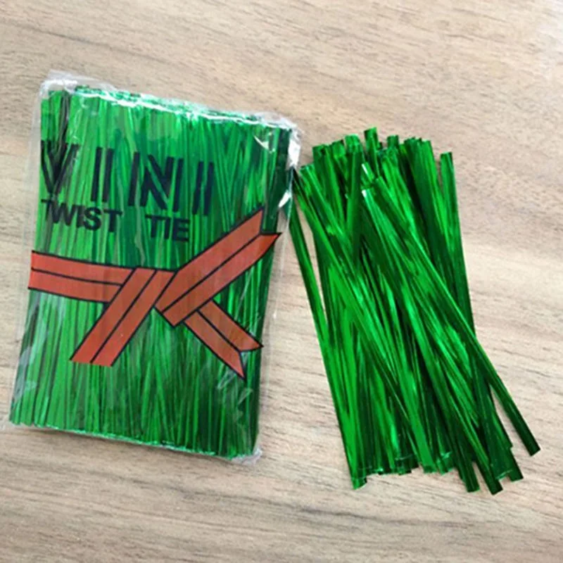 800 Pcs Metallic Twist Ties for Candy Lolli Cake  Cello Bag Party