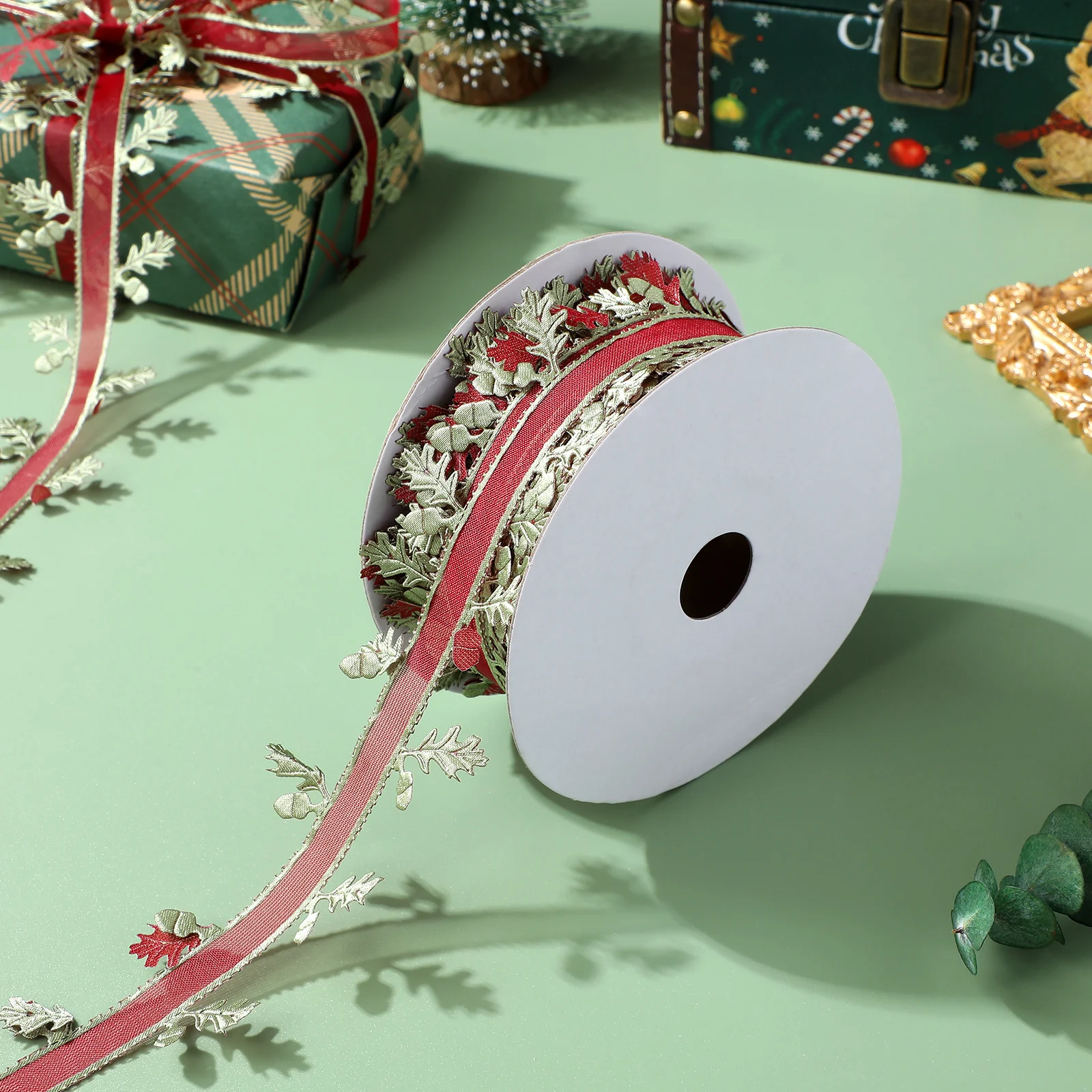 

1 Roll Christmas Leaf Ribbon Side Leaf Mesh Pattern Polyester Bright Color Suitable for Gift Wrapping Packaging