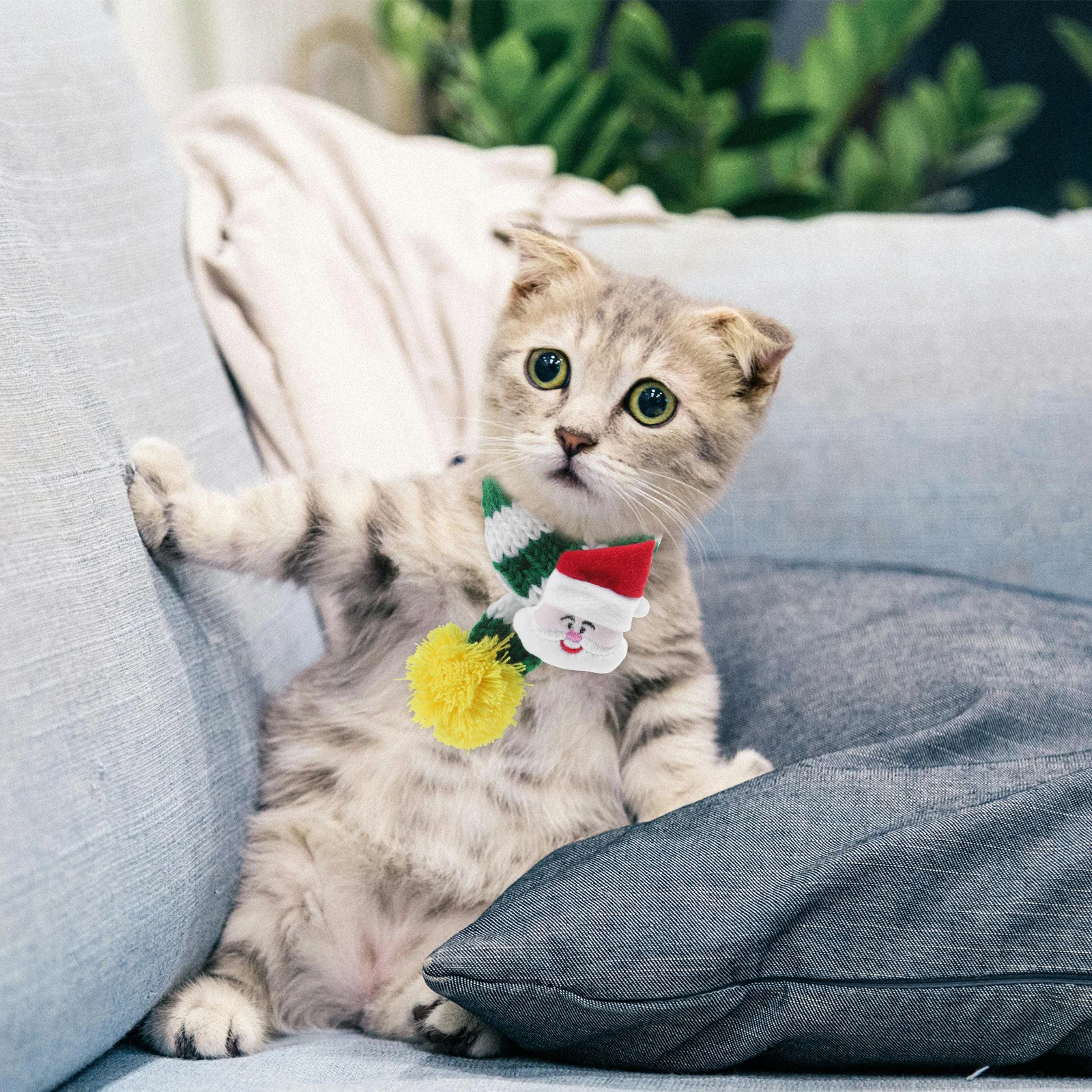 

Holiday Pet Scarf for Cat Dog Christmas Knitted Neck Accessory Festive Pompom Design Comfortable Warm Outfit Decoration