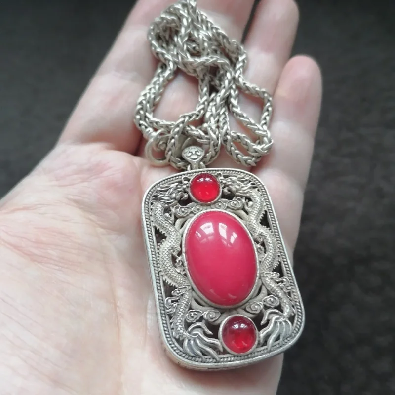 

Коллекционная тибетская площадка, возвратное старое серебро, инкрустированное рубином, счастливый благоприятный кулон, ожерелье, двойная игра с жемчугом