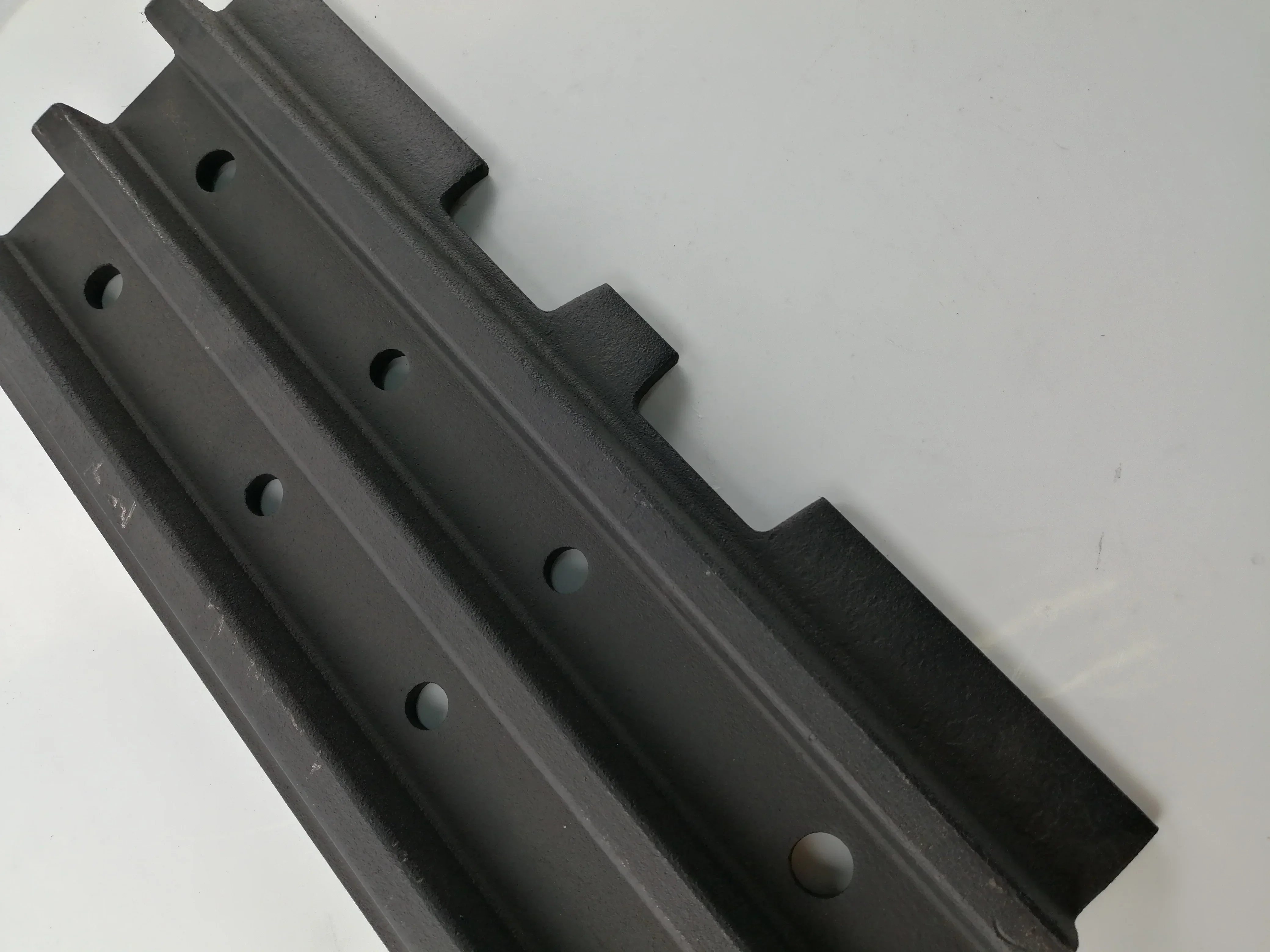 أرض أسفلت عالية الجودة 2500/ABG525 نظام الهيكل السفلي لوحة مسار لوح فولاذي 400 مللي متر