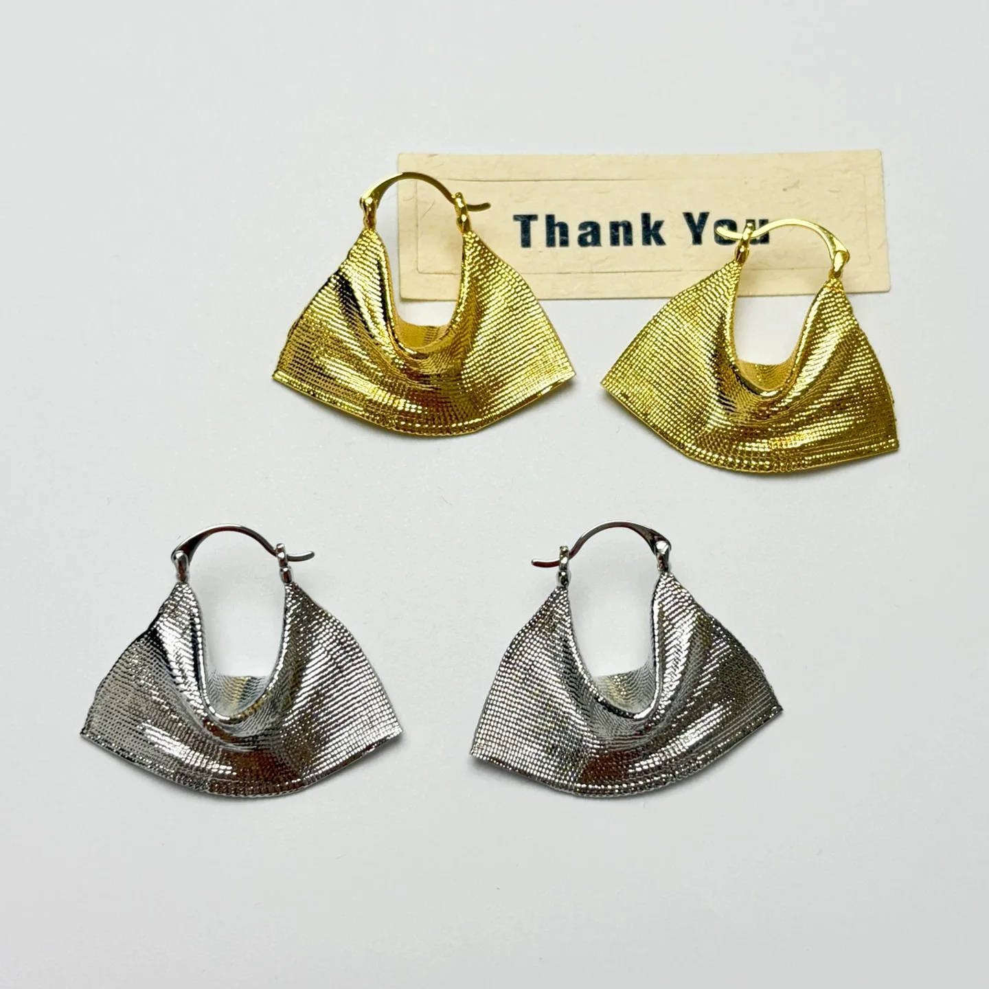 Vintage Pleated Fan Metal Huggie Earrings for Women Woven Texture Unique Design Gold Silver Color Temperament Ear Ornaments