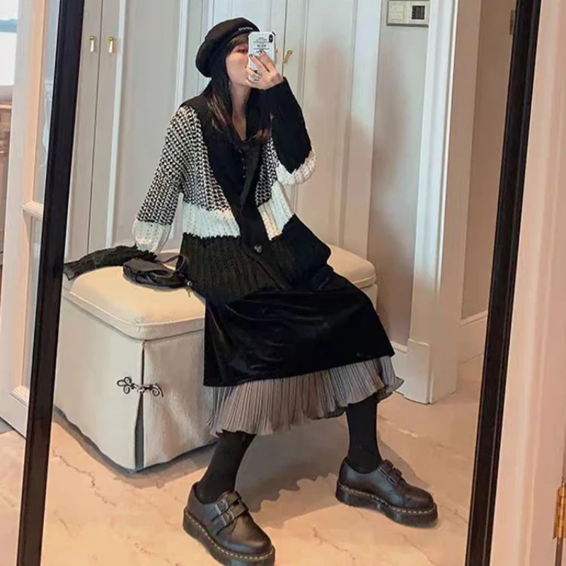 Gonne lunghe a pieghe in velluto nero elegante vintage stile francese Donna Autunno Inverno Gonna lunga con volant con giunture a vita alta elastica