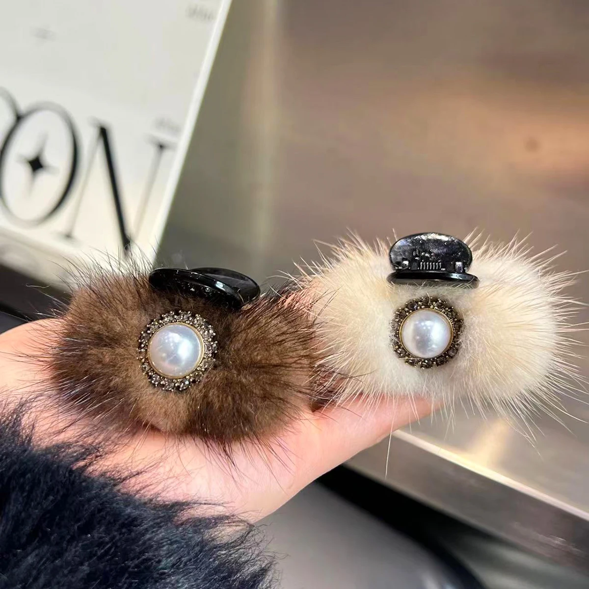 Cute Plush Natural Mink Fur New Hairpin Hair Claw Women Elegant Temperament Real Fur Hairgrips Fashion Hair Accessories