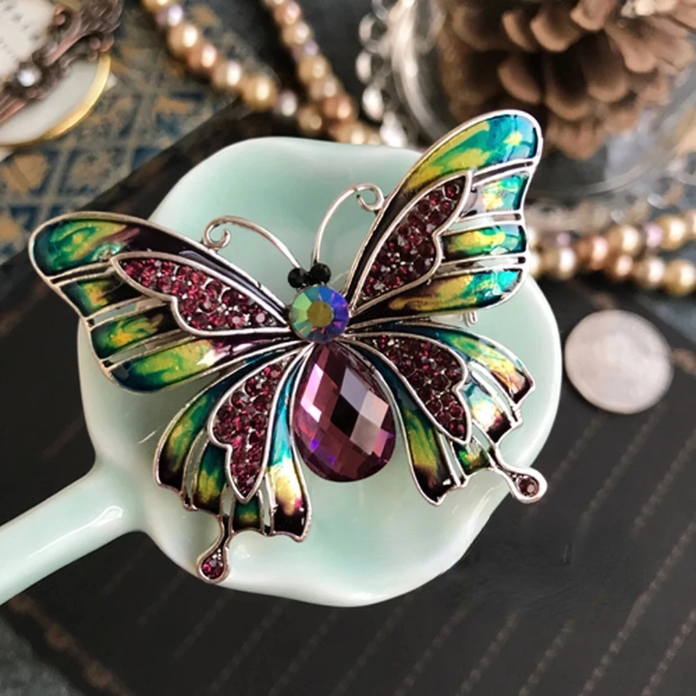 Retro Cute Butterfly Bee Enamel Brooches For Women\'s Clothing Fashion Insect Pins Novelty Crystal Rhinestone Brooch Pin Badges