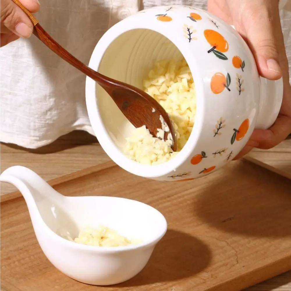 

Керамический керамический ступка для чеснока, внутренняя нить, цветочный узор, ручной стул с крышкой, экономия труда, кухонная давилка для чеснока