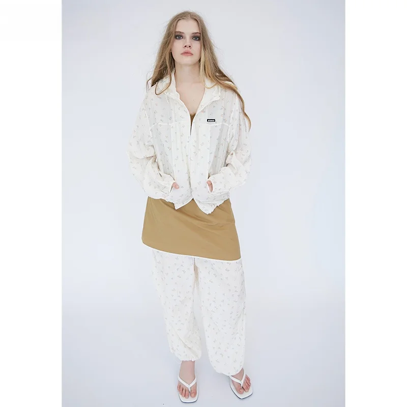 

Куртка M1DNOTE из коллекции Early Autumn Capsule Series с цветочным принтом, с капюшоном, для защиты от солнца, женская, повседневная, свободного кроя, укороченная верхняя одежда