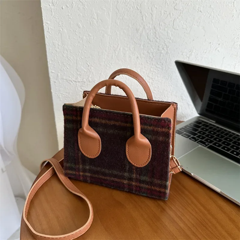 Winter Crossbody Bag for Women High-end Underarm Woolen Plaid Small Square Female Shoulder Bag Fashion Luxury Brand Shoulder Bag