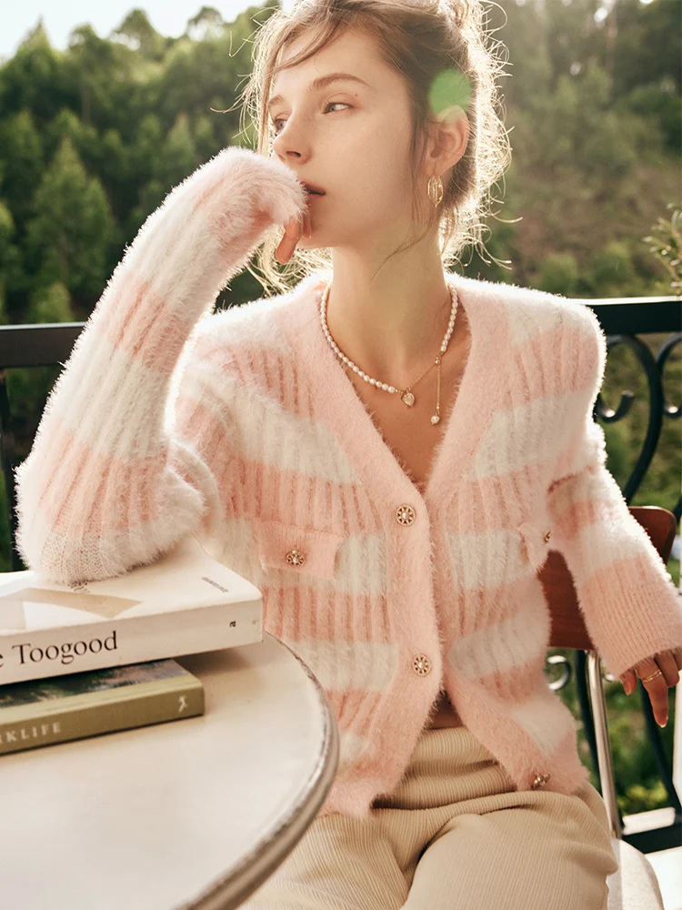 

OLrain Spliced Women Cardigan 2025 Autumn V Neck Long Sleeve Single Breasted Commuting Sweet Female Knitwear O22QM60920