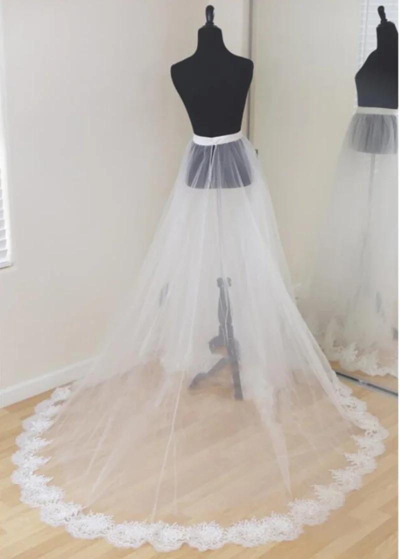 Detachable Bridal Skirt Wedding Overskirt 2 Layers Removable Tulle Skirt with Lace Appliques Edge Bridal detachable train