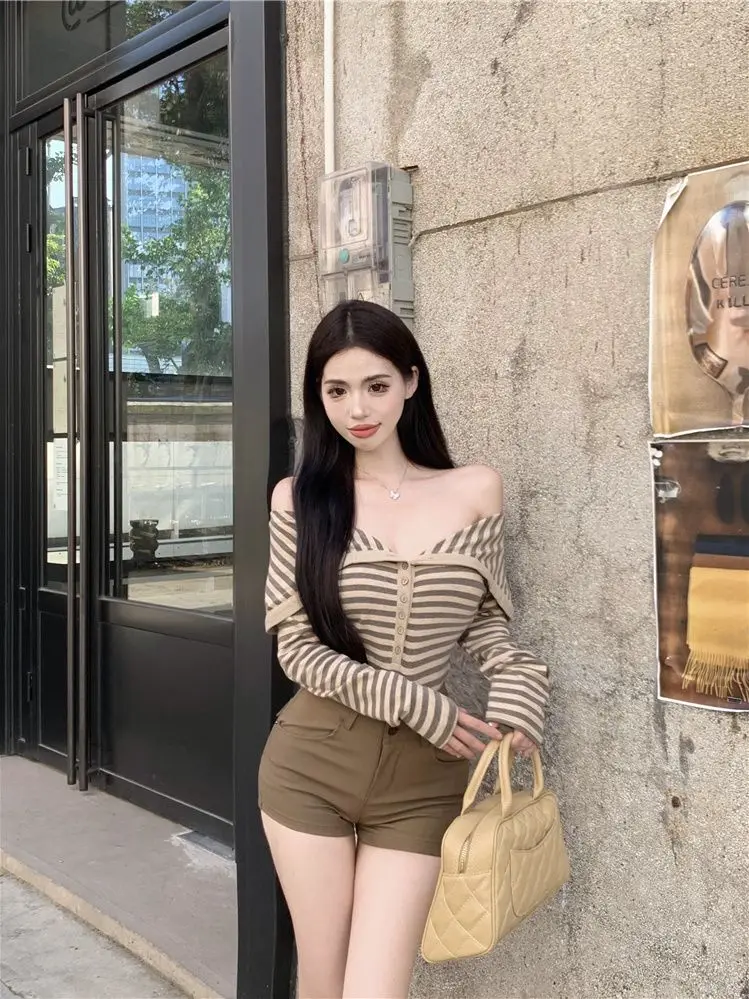 

Two Piece Sets Womens Outifits Korean Style Designed Niche Irregular One-shoulder Striped Long-sleeved Top + High-waisted Shorts