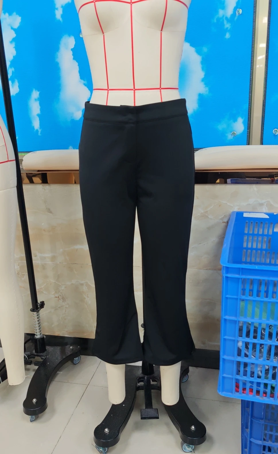 

Женские брюки-капри на весну и лето, однотонные/с точечным принтом, с низкой талией, облегающие укороченные брюки