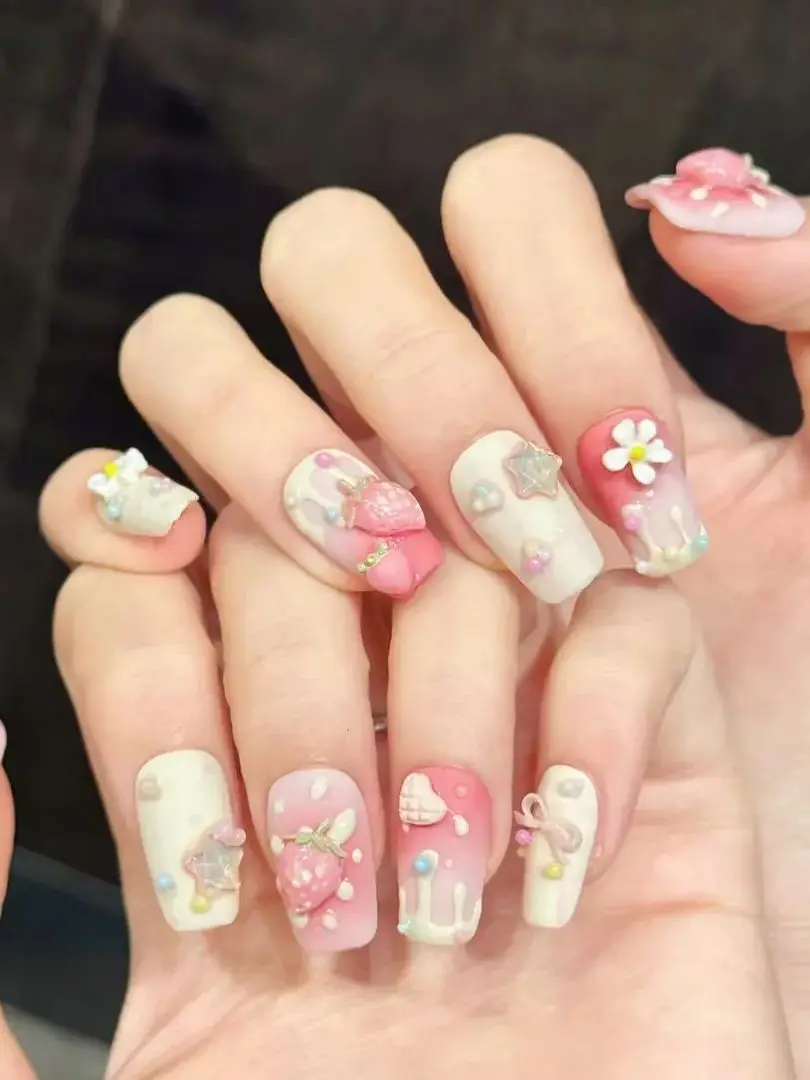 10 stuks vierkante handgemaakte opzetnagels, 3D aardbeibloemen en sterren, zacht en schattig, geschikt voor festivals, feesten en dagelijks gebruik - afbeelding 2